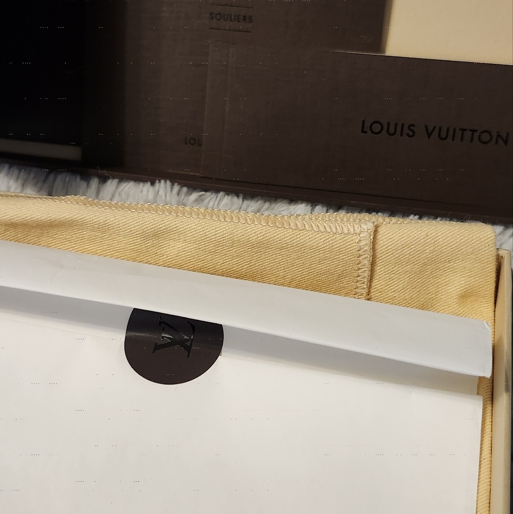 LV Authentic Box - Picture 9 of 15
